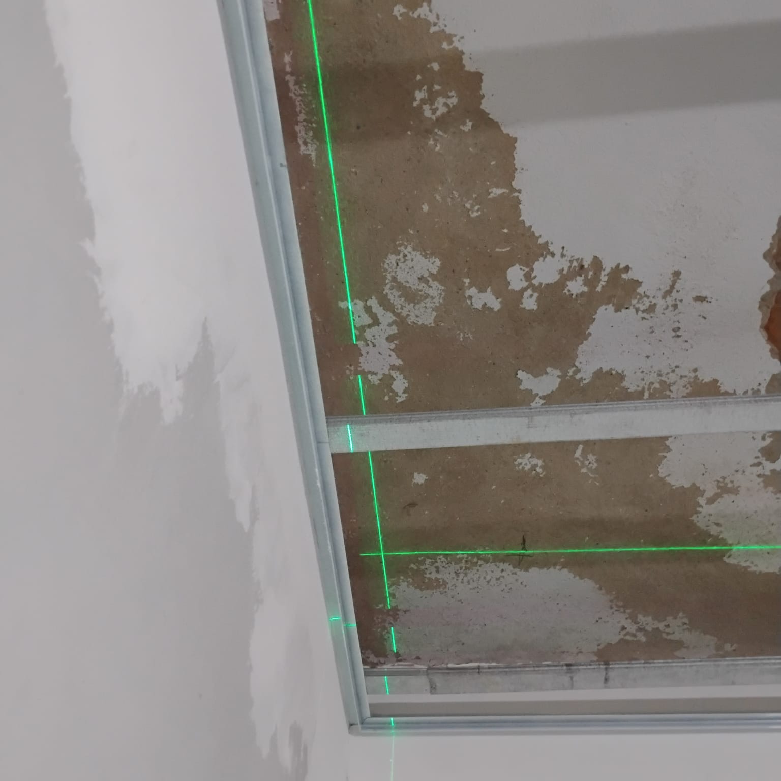 Alinhamento a laser em estrutura de drywall e light steel frame